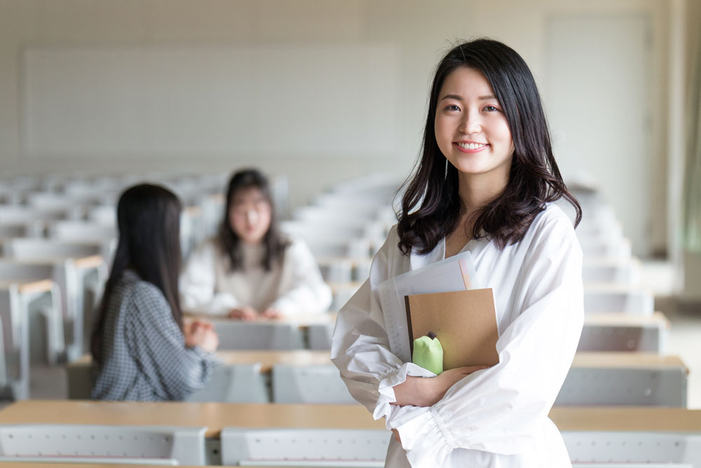 https://www.japan-academy.in/blog/wp-content/uploads/2022/03/Know-Everything-About-Japanese-Language-School-Terms-And-Schedules.jpg?utm_source=chatgpt.com